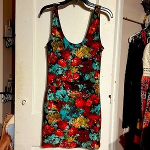 Floral dress fitted - large runs slightly small